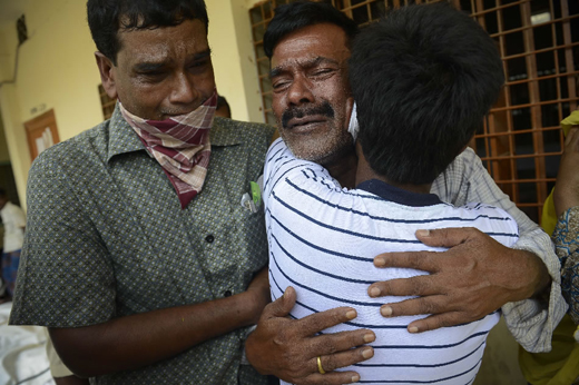 Muertos en derumba en Bangladesh